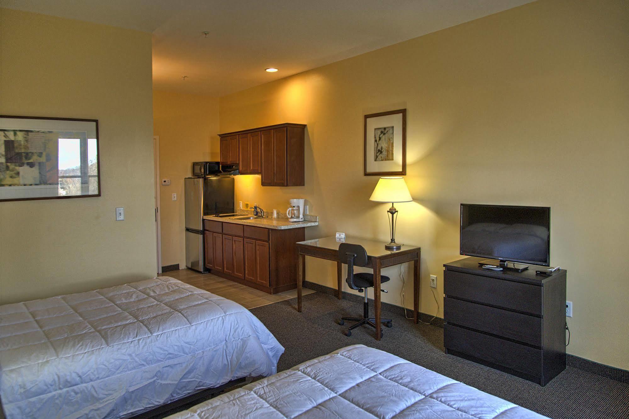 Brinton Suites Concordville Bagian luar foto